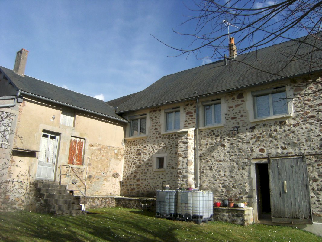 Vente maison 102 m² - ATYPIQUE ET RARE : Au centre du village - Sans vis à vis direct - Montigny-En-Morvan (58120) - Photo 11 - Montigny-en-Morvan