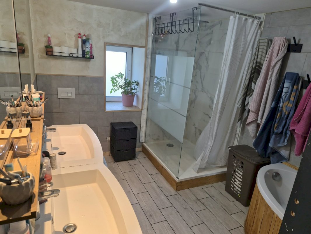 Maison, local commercial et grange - Photo 13 - Menoncourt