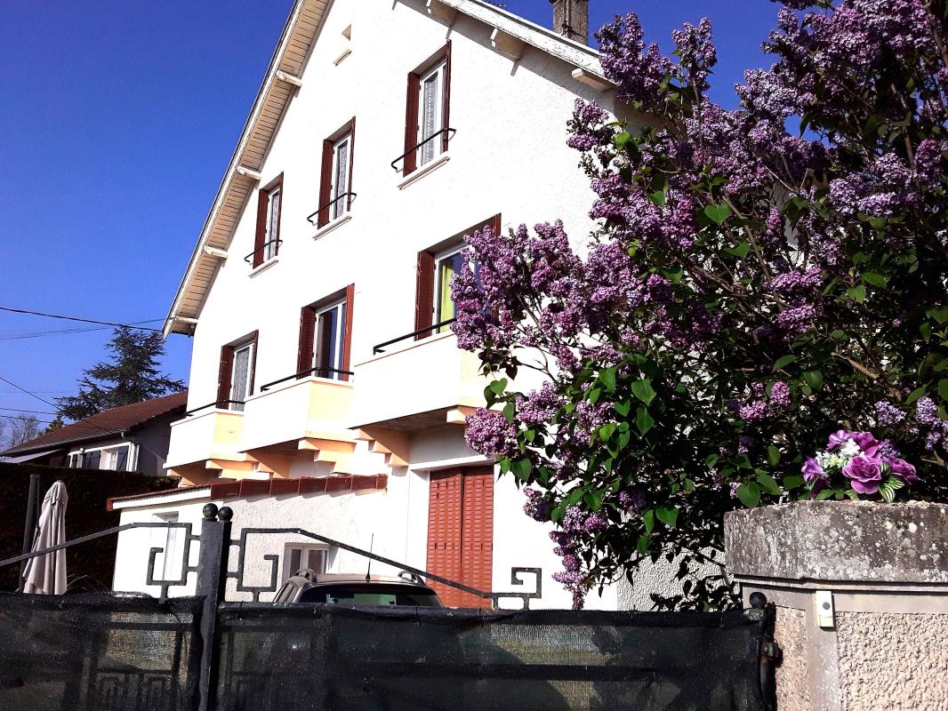 Maison spacieuse sur 3 niveaux - Photo 1 - Étang-sur-Arroux