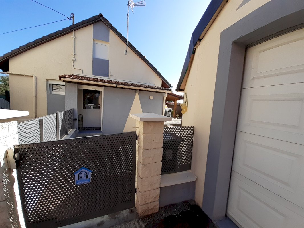 JOLIE MAISON DE VILLAGE - Photo 1 - Anjoutey