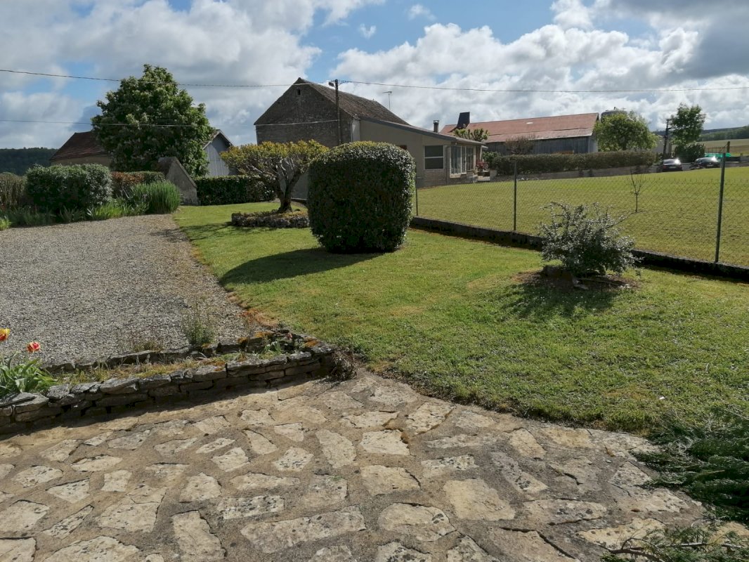 Maison familliale - Photo 1 - Noyers
