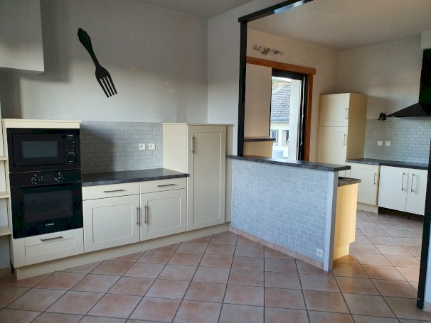 Appartement 180 m² + terrasse - Photo 2 - Saint-Amour-Bellevue