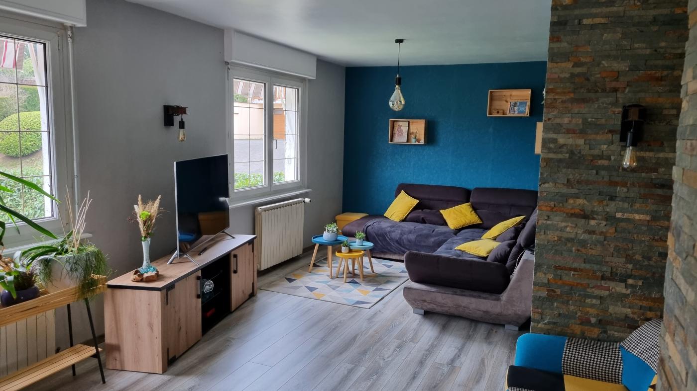Maison 8 pièces - Photo 2 - Saint-Maurice-Colombier