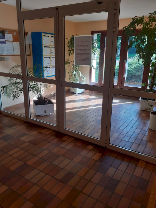 T2 Entièrement rénové - Photo 2 - Cravanche