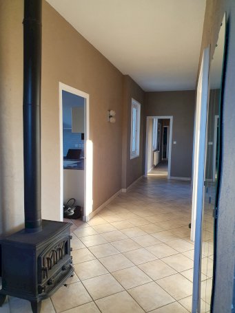 Appartement 180 m² + terrasse - Photo 3 - Saint-Amour-Bellevue