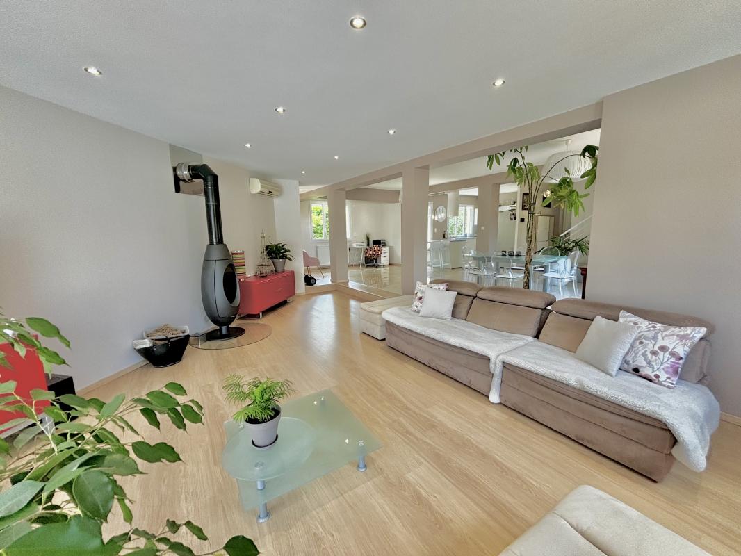 Maison rénovée meublée avec piscine, terrasse et jardin - Photo 3 - Dijon