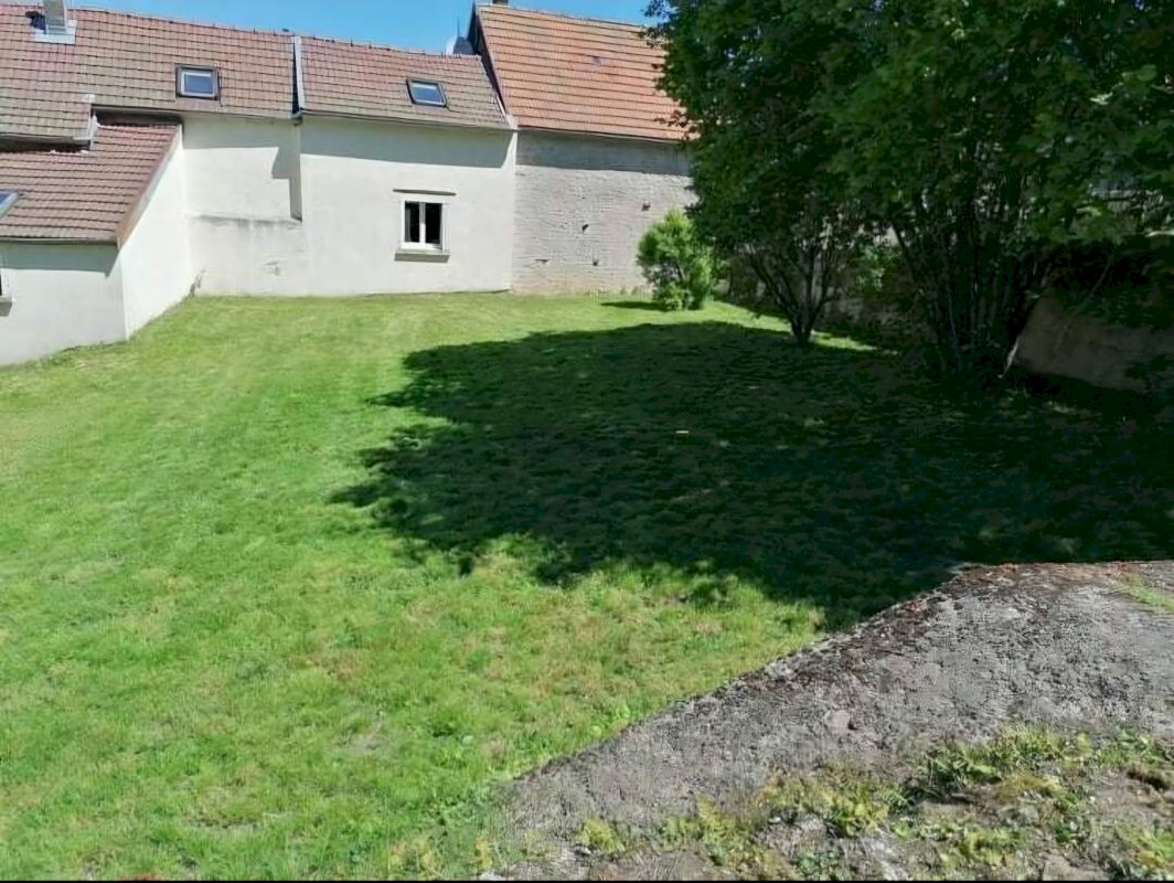 Maison familiale rénovée 142 m² – 4 chambres – Dépendances – Terrain arboré – Proche Dijon - Photo 3 - Saint-Mesmin