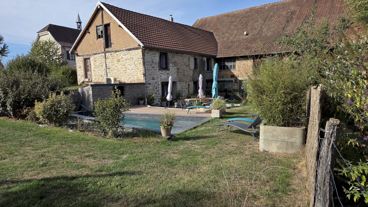 Maison, local commercial et grange - Photo 3 - Menoncourt