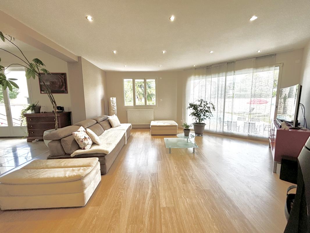 Maison rénovée meublée avec piscine, terrasse et jardin - Photo 4 - Dijon