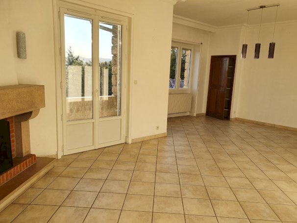 Appartement 180 m² + terrasse - Photo 5 - Saint-Amour-Bellevue