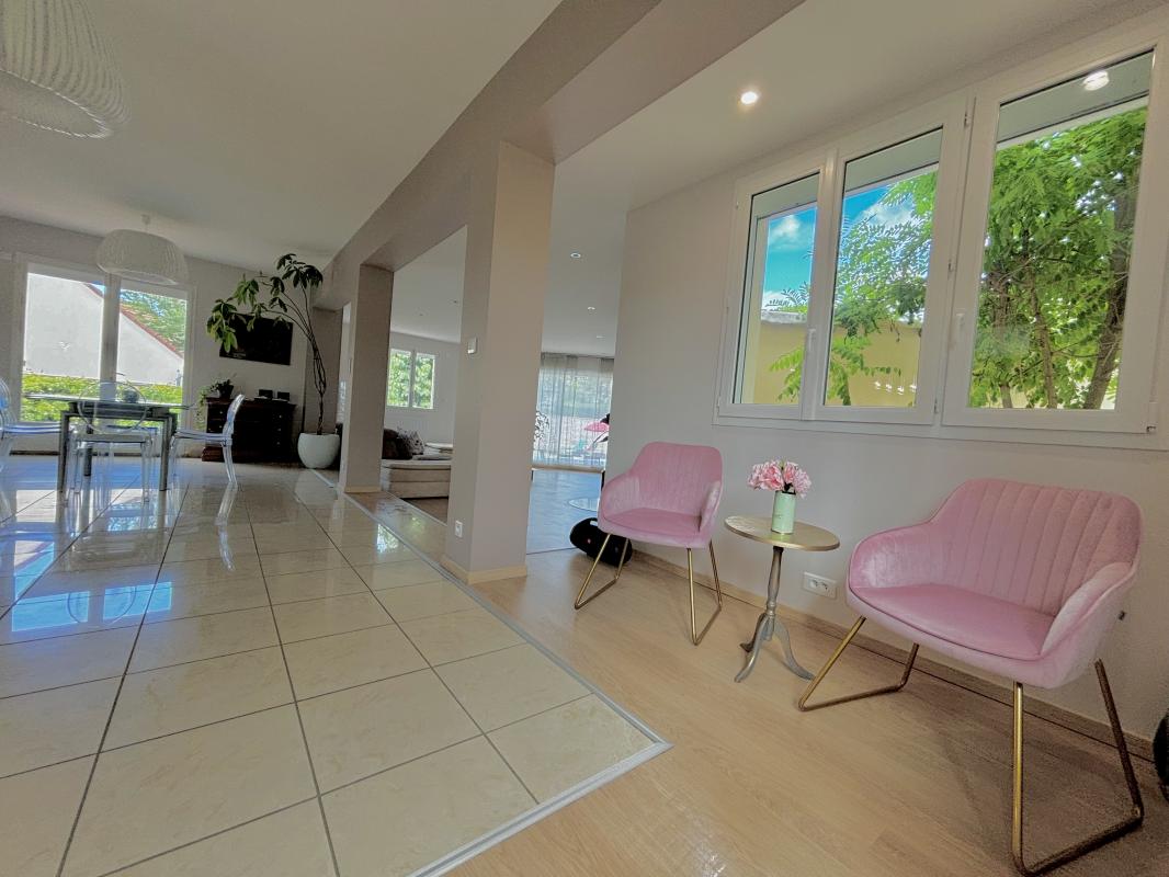 Maison rénovée meublée avec piscine, terrasse et jardin - Photo 5 - Dijon