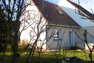 Maison 109 m² dans lotissement calme - Brevans (39100 )