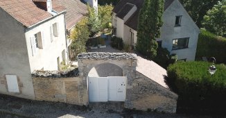 MAISON RENOVEE 142 M2 + DÉPENDANCES 200 M2 À RÉNOVER - Velars-sur-Ouche (21370)