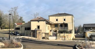 GRANDE MAISON DE VILLAGE - Davayé (71960)